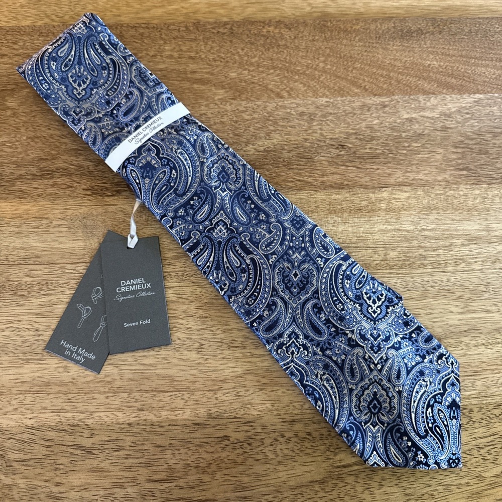 Daniel Cremieux Signature $125 Seven Fold Mens Silk Tie Blue Paisley NWT Italy